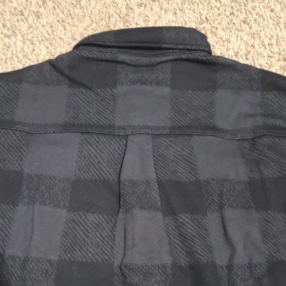 *NWT* Fabletics The Go-To Shirt Button-Up Jacket - Plaid Men's Black, Size M - Picture 10 of 12